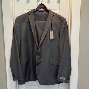 Reaction by Kenneth Cole Mens Suit. NWT.